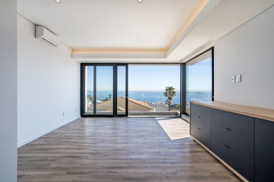 4 Bedroom Property for Sale in Fresnaye Western Cape